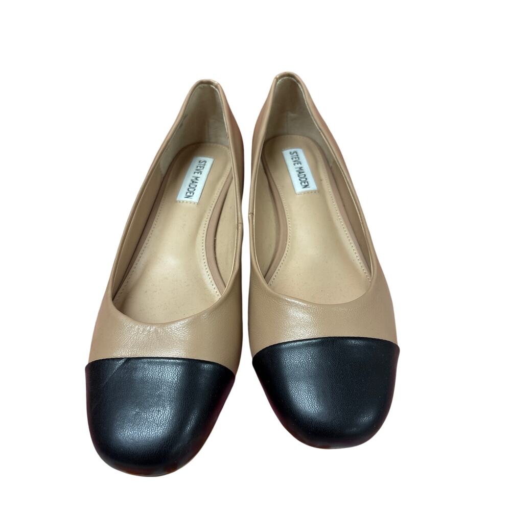 Steve Madden Sz 8.5 Beige Black Cap Toe Faux Leather Block Heel Slip On Pumps